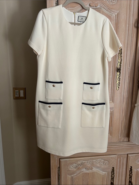 Tuckernuck Dresses & Skirts - Tuckernuck Cream Short Sleeve Shift Dress with Navy-Trim Pockets